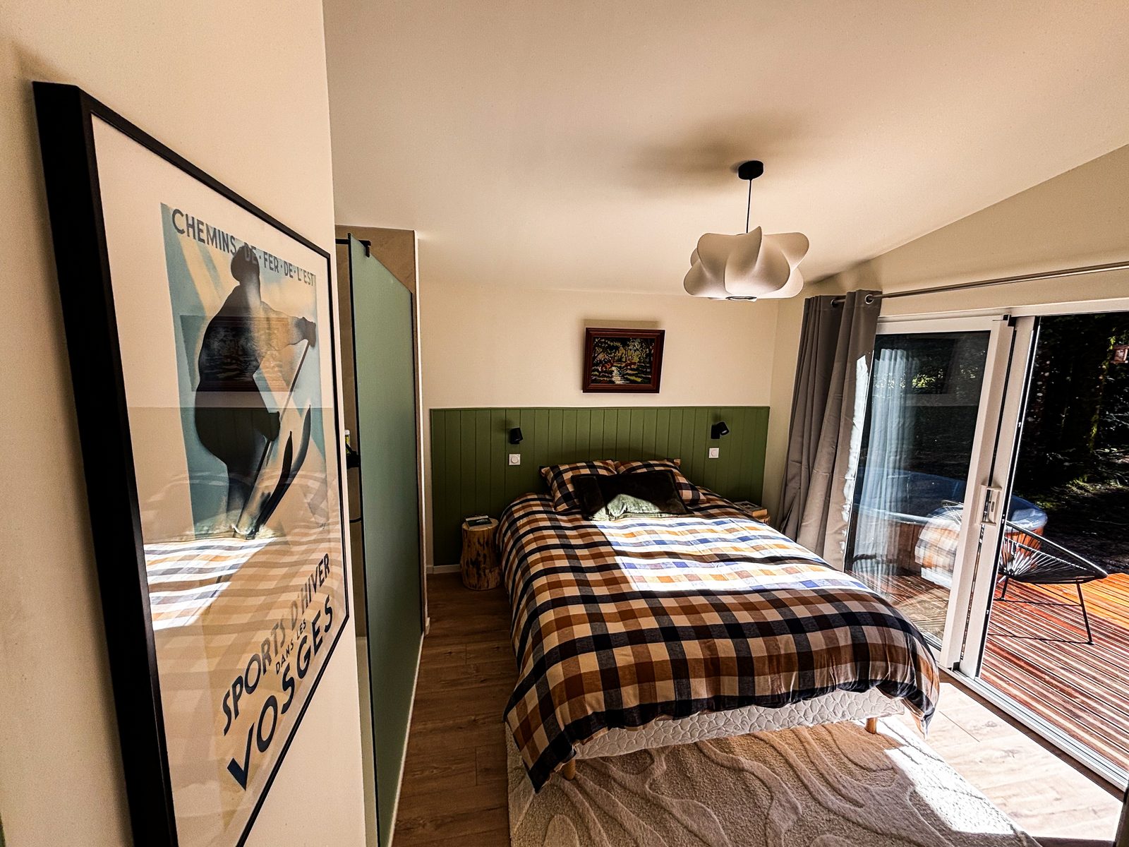 Chambre lit double au rez-de-chaussée