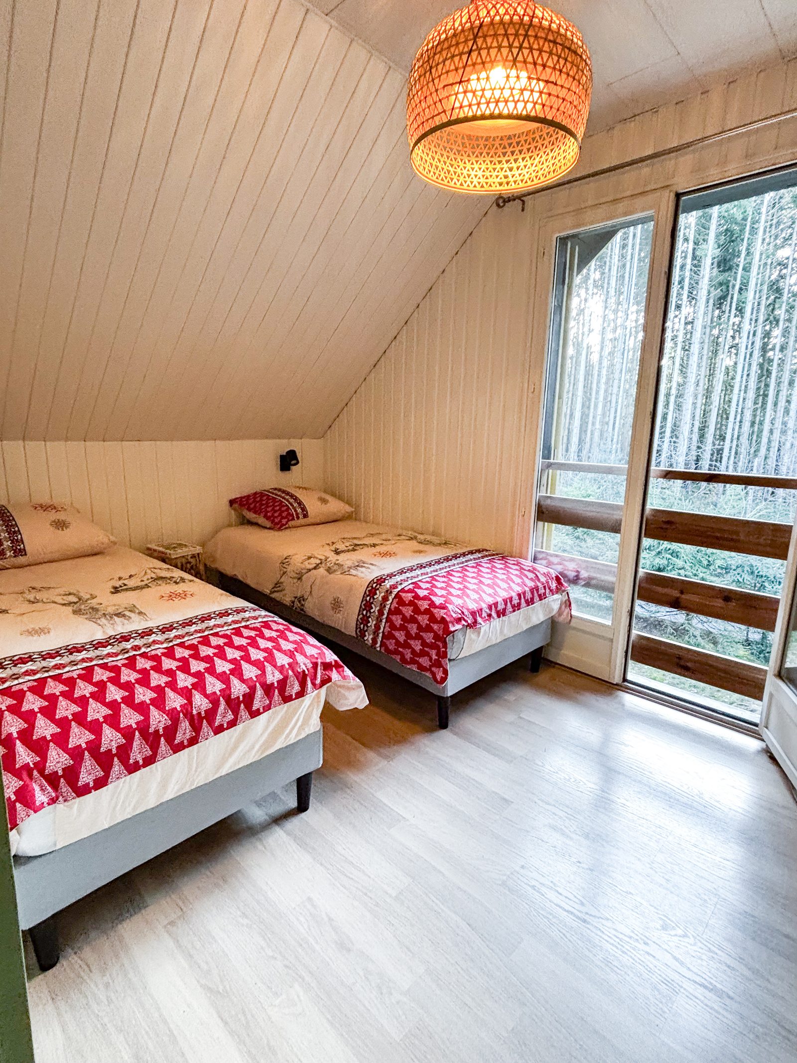 Chambre twin montagnarde à l'étage